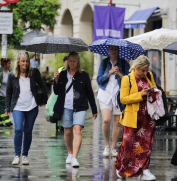 Vreme mai rece decât normalul perioadei din calendar, în București, până sâmbătă dimineața (meteorologi)