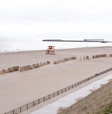 ANAR a atribuit, prin licitație, aproape 70% dintre subsectoarele de plajă pentru următorii 10 ani