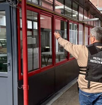 Polițiștii locali din Sectorul 6 verifică vitrinele țipătoare, denumirile de firme de diverse mărimi şi culori, bannerele amplasate după bunul plac