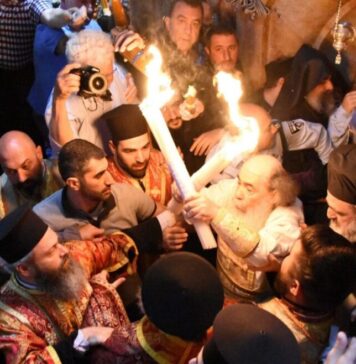 Holy Light,brought Saturday evening from Jerusalem, tradition inaugurated by Patriarch Daniel continues in Centennial Year