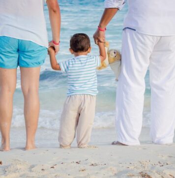 OFICIAL! Care este mecanismul de acordare a voucherelor de vacanţă. Bugetarii trebuie să răspecte mai multe reguli