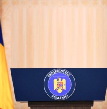 „Devine periculos pentru ţară preşedintele care se face preş în faţa unei puteri străine şi care zice că niciodată nu va avea vreo relație diplomatică cu vreo ţară”, spune avocata Elena Radu