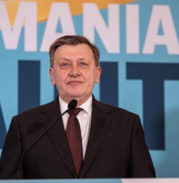 Antonescu: USL s-a rupt din cauză că unul dintre liderii săi, şi anume domnul Ponta, a preferat să intre într-o combinaţie tipică de deep-state, tipic ocultă, făcută în complicitate indirectă cu Traian Băsescu