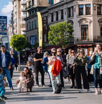 „Străzi Deschise” în București. Programul din weekendul 24-25 mai – dansuri grecești, demonstrații de skateboarding, pictură live și vehicule de epocă