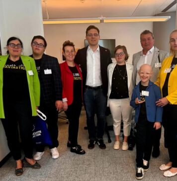 Victor Negrescu: Părinţii copiilor cu dizabilităţi sunt eroii mei. Uşa mea a fost din nou deschisă pentru reprezentanții unei asociații din România, mai exact Fantasticii Down Galaţi, care se ocupă de tinerii cu Sindrom Down