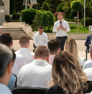 Victor Negrescu: România europeană a câștigat. Prin prezența numeroasă la vot, românii au dat o lecție de democrație