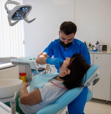 Programul „Ilfov zâmbește senior” continuă cu fonduri suplimentate pentru servicii stomatologice