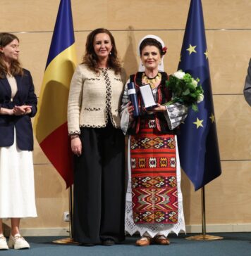Natalia Intotero, ministrul Culturii, a înmânat distincții deosebite unor personalități care, prin talentul, pasiunea și dăruirea lor, păstrează vie identitatea noastră națională