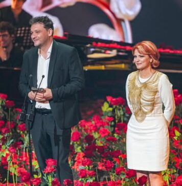 Lia Olguța Vasilescu: Aseară, Craiova a fost capitala teatrului românesc, găzduind cea de-a 33-a ediție a Galei Premiilor UNITER, desfășurată la Teatrul Național „Marin Sorescu”, într-un decor de vis cu o scenă plină de trandafiri roșii
