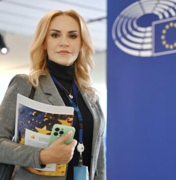 Gabriela Firea: Statistică alarmantă: 3 din 10 femei, la nivel european, nu pot munci pentru ca trebuie să aibă grijă de un copil, de o persoană cu dizabilități sau de un vârstnic