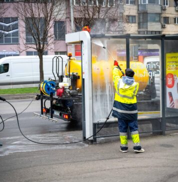 Cea mai mare acțiune de curățenie de primăvară din București, în cifre: 500 de tone de mizerie, strânse în 64 de zile