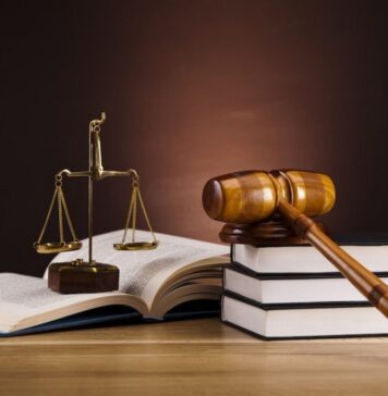 Avocat din Capitală, trimis în judecată pentru proxenetism