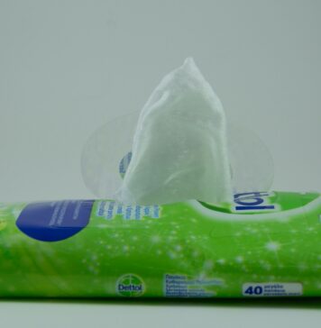 De ce NU trebuie să arunci șervețele umede în toaletă: În Arad, 90% din blocaje sunt cauzate de șervețelele umede