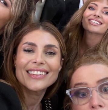 Cornel Nistorescu: „Dacă în timpul recepției „patriotice” de la Cotroceni ar fi fost inclus și un număr cu Delia Matache și aceasta ar fi cîntat „Cine m-a făcut om mare?”, cu siguranță că evenimentul ar fi fost complet, chiar și reprezentativ pentru campania electorală, inclusiv pentru ce va fi după”