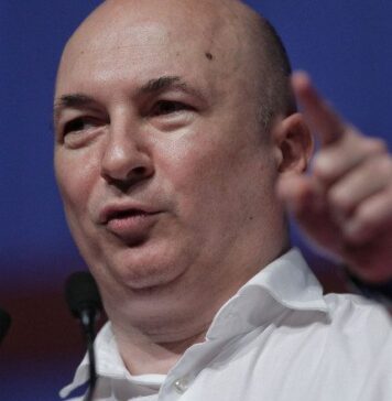 Codrin Ştefănescu, către actuala conducere a PSD: „Aţi devenit brelocul mişcării Soroş şi #rezist! I-aţi îndepărtat pe toţi cei din efectivul dur al partidului! Aţi adus partidul la 9% si vreţi să vin eu să-l reconstruiesc!? Nu mă întorc!”