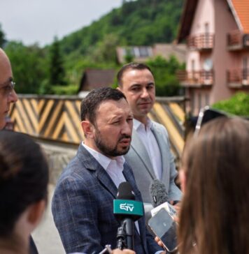 Miniștrii Ivan și Fechet, discuții la Praid cu experții străni și români: Prioritatea este devierea pârâului Corund