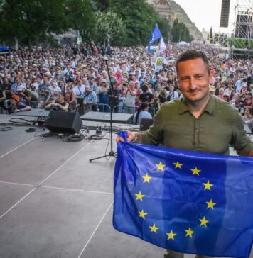 Nicu Ștefănuță, reprezentantul oficial al Parlamentului European la marșul Budapest Pride