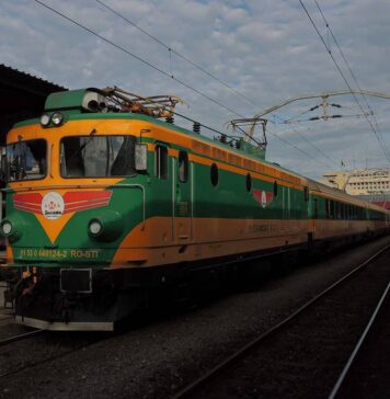 Incident grav pe ruta București–Brașov: tren privat Astra Trans Carpatic, cuprins de flăcări