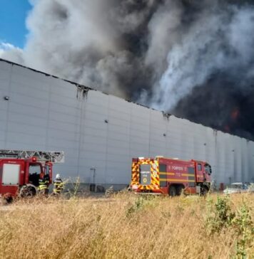 ISU Giurgiu: Incendiu izbucnit într-o hală din incinta unui parc logistic situat pe A1.