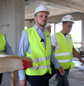 Ministrul Sănătății amenință că medicii care pleacă de la spitalele de stat înainte de program pentru a lucra la privat vor fi concediați