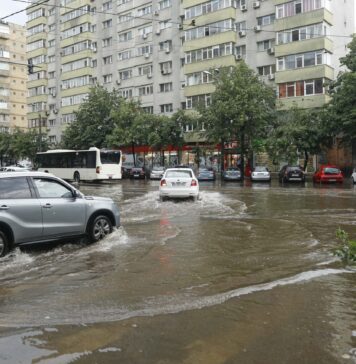 Furtuna de luni a paralizat transportul în comun în București