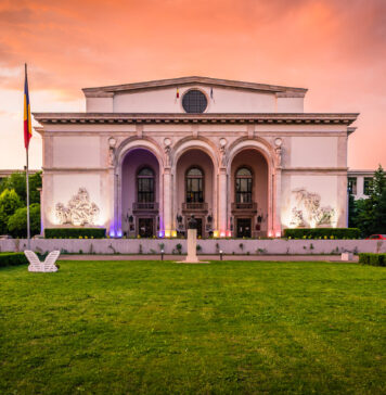 Premianții cu 10 la BAC, invitați de onoare la Operă! Acces gratuit la spectacolele ONB în stagiunea 2025–2026