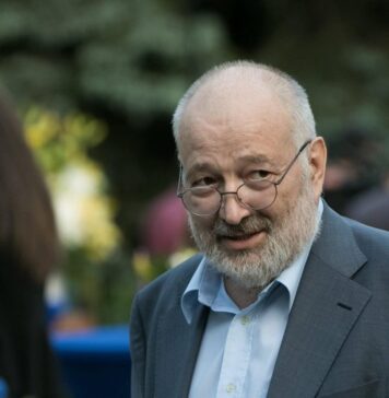 Stelian Tănase: Nicuşor Dan are o prestaţie excelentă în plan extern