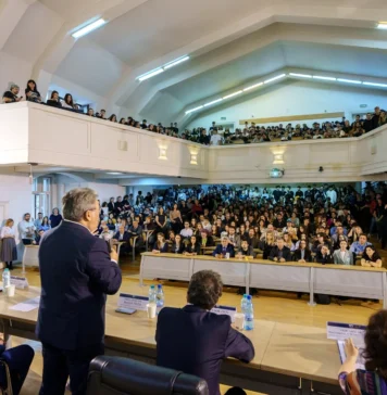 150 de locuri la programul de licență Marketing, oferta Facultății de Administrație și Afaceri a UB