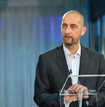 Dragoş Damian: „Băi fraierilor, harnici și cinstiți, care vă plătiți toate taxele, impozitele și contribuțiile, tot voi o sa duceți greul, o să munciţi de o să vă sară capacele”