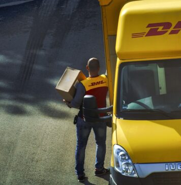PayPoint și DHL Express lansează un parteneriat strategic pentru servicii internaționale de livrare în România