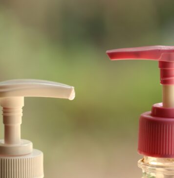 VIDEO/ Control ANPC condus de Piedone: O firmă care produce detergenți, închisă temporar după reclamații justificate