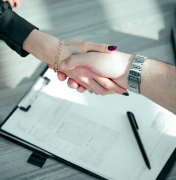 Cum sprijină Hornbach dezvoltarea carierei tale? Află pas cu pas!