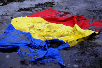 „Ne învărtim amețiți într-o nevroză circulară: ura facțională e totală și produce zilnic repudieri în familii. Ideologia liberală a creeat un apartheid intern. Cine nu repetă sloganurile noastre e pro-rus, extremist, nu mai înțelegem nimic și vociferăm minciuni plantate”, spune ziaristul Traian Răzvan Ungureanu