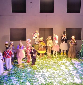 CJ Ilfov aduce magia teatrului mai aproape de copii: 50 de elevi din Brănești, spectatori la „Pasărea Albastră”