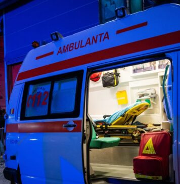 Tânăr electrocutat după ce a urcat pe un tren în Sectorul 1; el a vrut să experimenteze o activitate dintr-un joc video