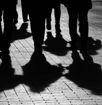 Peste 48% dintre români cred că se trăia mai bine în regimul comunist – sondaj