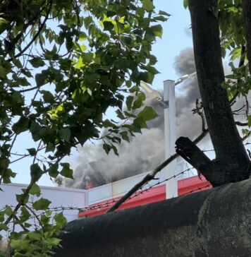 VIDEO/ Incendiu puternic pe terasa mall-ului Afi Palace Cotroceni din Bucureşti