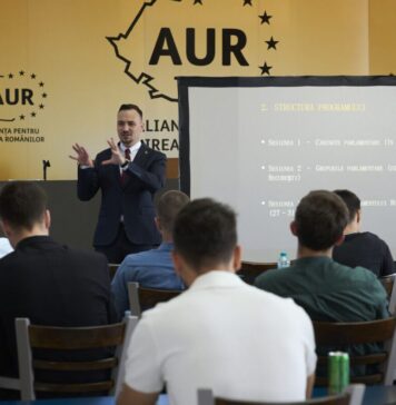 A început oficial programul de practică parlamentară organizat de AUR, în București