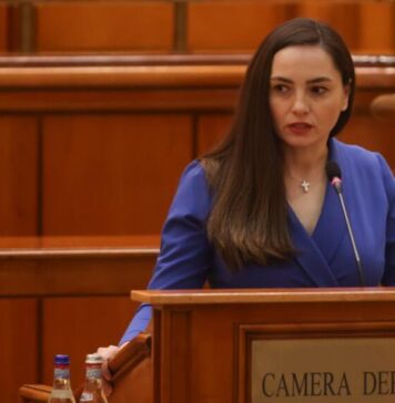 Anamaria Gavrilă: „Este inacceptabil ca România să continue modelul falimentar prin care resursele naționale sunt cedate către companii străine, fără ca statul să încerce măcar să le valorifice în regim propriu. Ne întrebăm cu toții : de ce Salrom, compania românească de stat care are expertiză în domeniu, nu a investit pentru a exploata zăcământul de sare de la Cluj?”