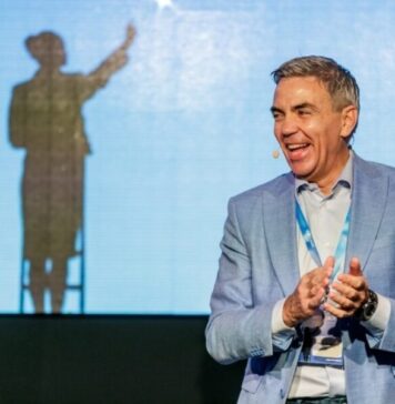 Ciutacu: „Şpăguitorul de supraviețuire, promovat până la refuz, făcut vicepremier și însărcinat cu mulgerea și vânzarea prăvăliilor de stat, urma să fie anunţat marele candidat comun anti-PSD la Primăria Capitalei”