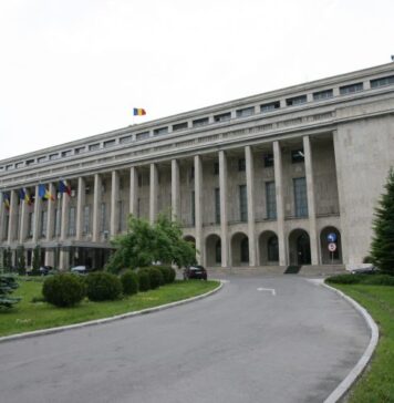 SURSE Guvernul Bolojan pregătește concedieri prin evaluare. Angajații Cancelariei premierului vor fi testați prin concurs