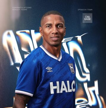 Fostul internaţional englez Ashley Young îşi continuă cariera, la 40 de ani