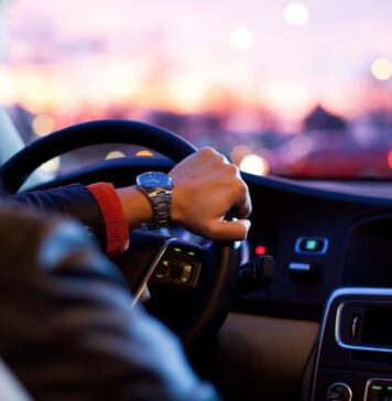 Deplasarea unui demnitar, costuri între 21.000 și 30.000 de lei în fiecare lună