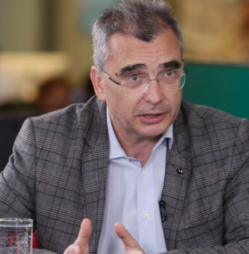 Petrişor Peiu: „Soluția nu este tăierea cheltuielilor pe baza unor păreri personale sau a unor mofturi, ci restrângerea funcțiilor statului la cele strict necesare”