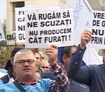 „Nu se poate transfera întreaga problemă a deficitului excesiv numai în sarcina angajaţilor și a pensionarilor”, spune liderul CNS Cartel Alfa, Bogdan Hossu