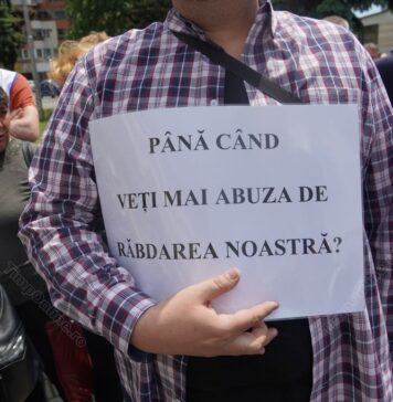 Revoltă după ce Bolojan a tăiat pensiile și salariile: se anunță noi proteste