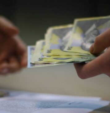 Românii caută o sursă extra de venituri – 160.000 de aplicări pentru joburile part time au fost înregistrate de la începutul verii