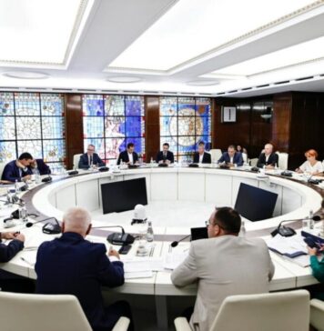 Asociaţia Municipiilor, după întâlnirea cu premierul: În ceea ce priveşte pachetul de măsuri privind reforma administraţiei publice, toate propunerile formulate au fost preluate de către Guvern