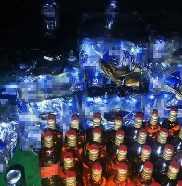 Contrabandă depistată pe o navă internaţională la Tulcea: peste 14.800 de ţigarete şi 200 litri de alcool, confiscate