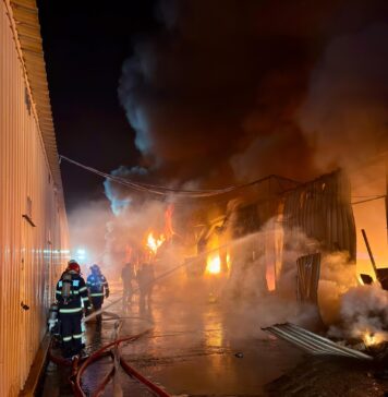 Incendiu la Dragonul Roșu/ Focul a afectat aproape 4.000 mp – VIDEO